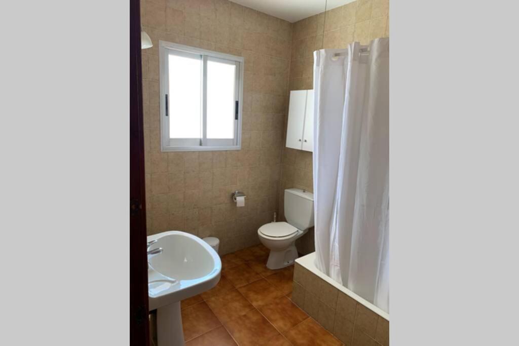 Apartamento En Playa Santo Tomas 1-5 Es Migjorn Gran ภายนอก รูปภาพ
