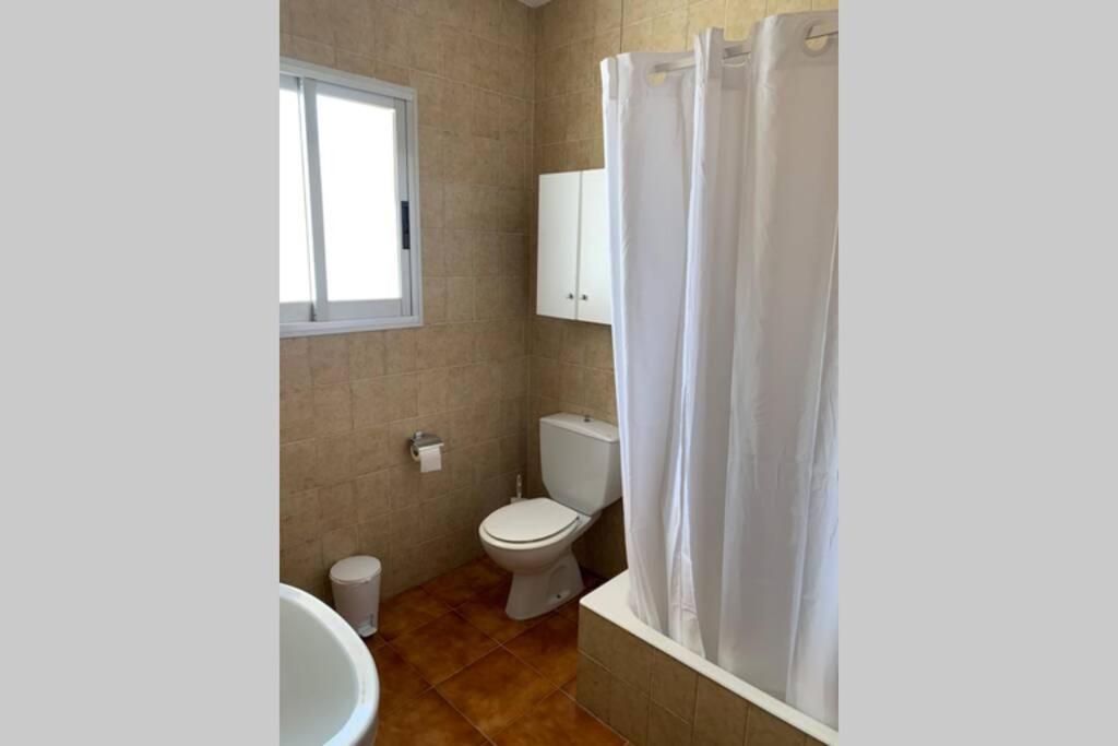Apartamento En Playa Santo Tomas 1-5 Es Migjorn Gran ภายนอก รูปภาพ